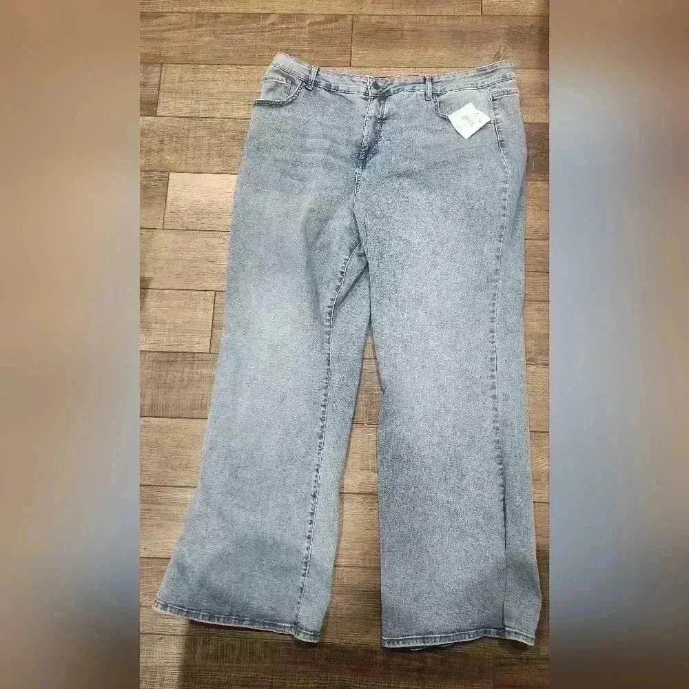 NEW Falls Creek Womens Plus Size 24 Blue Flare Leg Med Wash Stretch Denim Jean